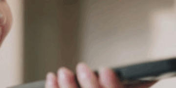 Një vajzë vrau veten pas bisedave me ChatGPT, që edhe pse i tha fjalët e duhura, e ka një gabim