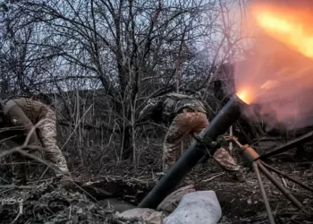 Analiza: Evropa kryeson në ndihmën ushtarake për Ukrainën, por a mund ta mbulojë ajo boshllëkun e një SHBA-je që tërhiqet?