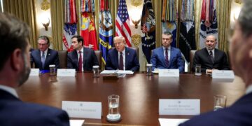 Mbledhja me anëtarët e kabinetit, Trump: Të vendoset dënimi me vdekje në Uashington. Harvardi të paguajë 500 mln dollarë!