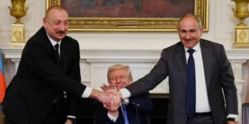 “Lidershipi i tij ka dhënë një kontribut në promovimin e paqes në Azi”/ Presidentët e Azerbajxhanit dhe Armenisë nominojnë Donald Trump për Çmimin Nobel për Paqen