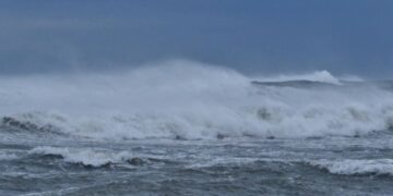 Nesër “tërbohet” moti, ndalohet çdo dalje në det e mjeteve lundruese në Sarandë