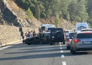 Makina aksidenton një këmbësor në Rrugën e Kombit, i pl*gosuri në gjendje të rëndë te spitali i Traumës