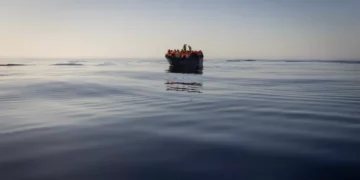 Greqia pezullon kërkesat për azil, autoritetet: Numri i migrantëve në rënie