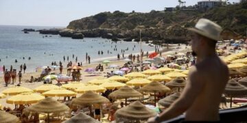 Gjobat e reja turistike pushtojnë Evropën për turistët që sillen keq