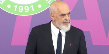“Nuk do nxjerrim artilerinë ndaj SPAK”/ Rama për drejtësinë e re: Duhet t’u japim kohën atyre institucioneve të dobëta të rriten!