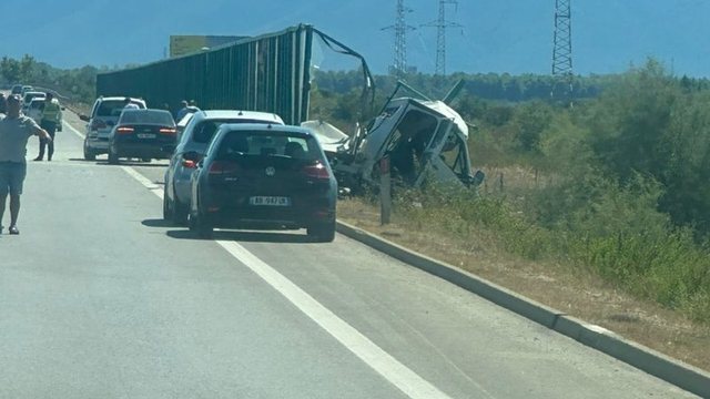 Ka shkuar në dy numri i viktimva të aksidentit tragjik ditën e djeshme në autostradën Levan-Vlorë,