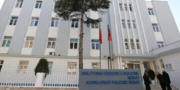 “TË MBUSH BARKUN ME PLUMBA…”/ “Çmendet” polici në Berat