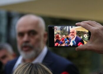 BIRN: Qeveria shpërblen me 5.1 milionë euro televizionet e mëdha për lirimin e frekuencave