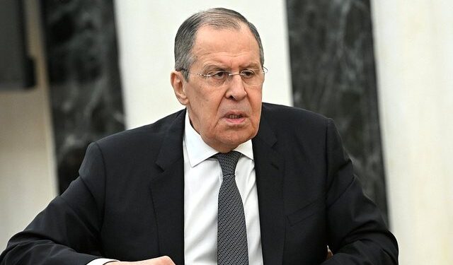 Lavrov: Zgjidhja e krizës në Ukrainë është përparësia jonë