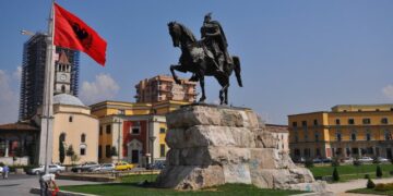 BIRN: Në Shqipëri, një në pesë “të punësuar” punojnë pa pagesë pranë familjes!