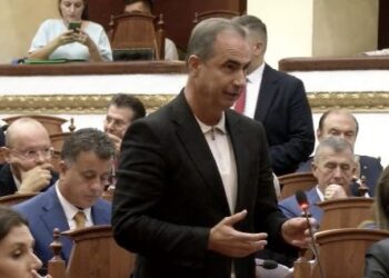 Debati për Komisionet dhe rregulloren e Kuvendit/ “E bëtë meme atë 7 x 7…”,