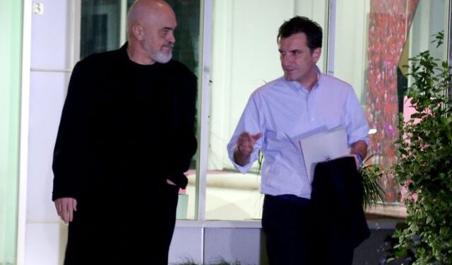 “BETEJA” PËR TIRANËN/ Rama mbledh në mesditë qeverinë, vuloset shkarkimi i Erion Veliajt