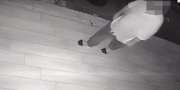 Autorë të disa grabitjeve/ Arrestohen dy persona në Tiranë, një tjetër në kërkim