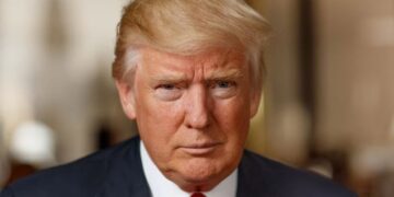 Trump këmbëngul për zgjidhjen e luftës në Ukrainë: Do e ul Zelenskin dhe Putinin në tryezë për të diskutuar për paqen