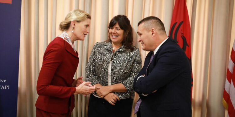 Ambasada amerikane shuan shpresat e Dumanit për një mandat të dytë në SPAK