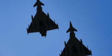 Britania e Madhe i bashkohet “Rojes Lindore” të NATO-s, dërgon avionë luftarakë në Poloni