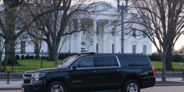 Pak para takimit Trump-Netanyahu, makina e shërbimit sekret merr flakë para Shtëpisë së Bardhë