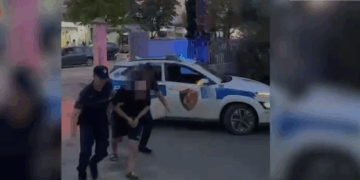 Ishte shpallur në kërkim për armëmbajtje pa leje, arrestohet 50-vjeçari në Durrës