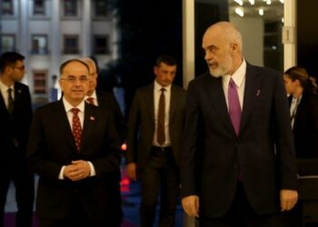 BIRN: Qeveria kërkon zgjedhje në Tiranë, pavarësisht ankimit të Veliajt në Kushtetuese