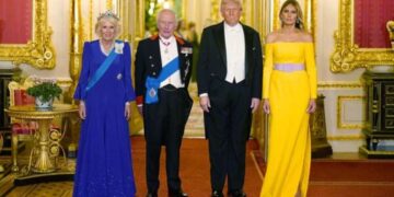 Melania Trump “sfidon” me zgjedhjet e saj në modë, mesazhet e fshehura gjatë vizitës shtetërore