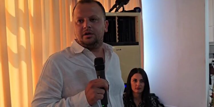 Elis Halili zgjidhet kryetar i komanduar i Bashkisë Vlorë