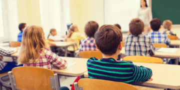 Rihapen regjistrimet për nxënësit e klasës së parë dhe të dhjetë në portalin “e-Albania”