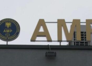 Pogradec/ Në timon nën efektin e alkoolit, AMP arreston punonjësin e policisë! Përplasi 5 automjete