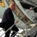 ALARMI për sigurinë e Presidentit/Trump detyrohet të përdorë portën e vogël për t’u ngjitur në avion