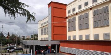 Vajza bie në enë më ujë të nxjehtë në Shkodër, përfundon në QSUT