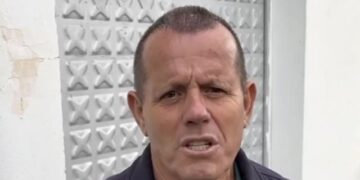 Gjyshi i 17-vjeçarit që humbi jetën në aksidentin tragjik në Vlorë shpërthen në lot