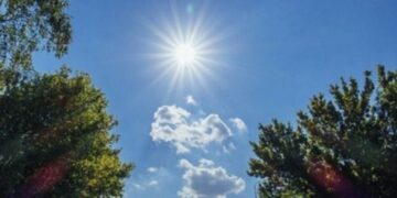 Mot i kthjellët me vranësira të pakta, parashikimi për këtë të hënë