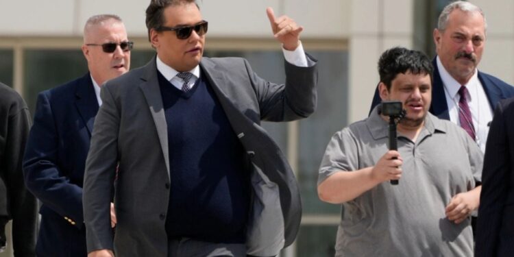 Trump i jep amnisti ish-kongresmenti republikan, George Santos