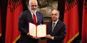 BIRN: Presidenti anashkalon Kushtetutën dhe dekreton zgjedhjet në Tiranë