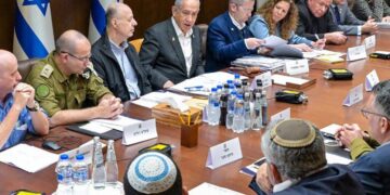 Netanyahu qetëson ujërat në kabinetin e tij qeveritar, mbështet planin e Trump-it prej 20 pikash për Gazën