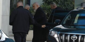 Mbledhja e PS/ Rama ndan përgjegjësitë për deputetët e Tiranës, në terren zbresin edhe ministrat: Data e zgjedhjeve u caktua nga Presidenti