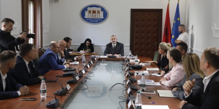 Shoqatat e bashkive kërkojnë ndryshime në ligjin e menaxhimit të mbetjeve