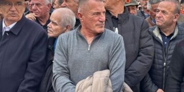 Në protestën për mbështetjen e UÇK-së, i pranishëm edhe babai i Granit dhe Taulant Xhakës