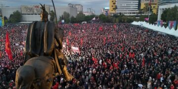 PD: Dosjet për UÇK-në të fabrikuara; protestën e manipulojnë