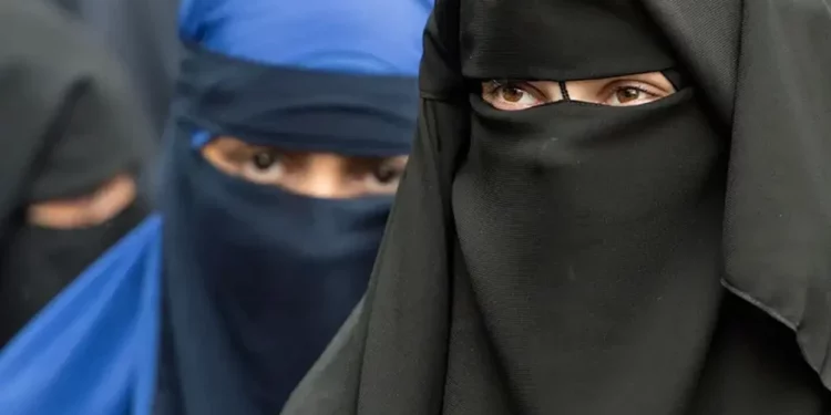 Portugalia miraton projektligjin për ndalimin e përdorimit të mbulesave “Burka” dhe “Nikab”