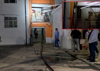 Fier, kabina e pallatit përfshihet nga flakët, shmanget në kohë përhapja e zjarrit
