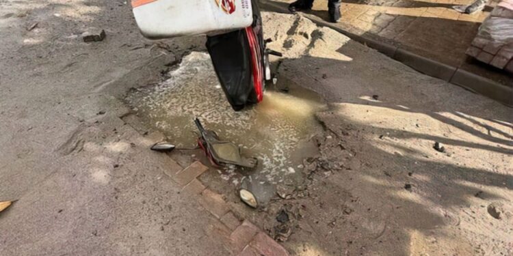 Motorçiklisti rrëzohet pranë stadiumit të Elbasanit për mungesë sinjalistikë