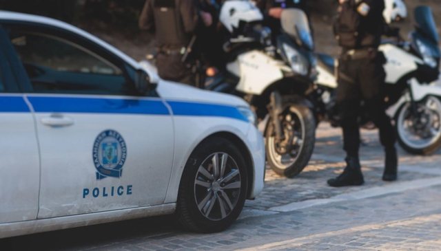 E rëndë në Greqi, djali vret me bastun babanë 82-vjeçar!