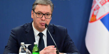 Vuçiç kërkon nga SHBA heqjen e sanksioneve ndaj rafinerisë ruse për të shmangur krizën energjetike