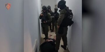 I siguroi banesën për t’u fshehur në Tiranë Aldo Avdylajt, arrestohet 29-vjeçari me rrezikshmëri