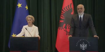 “Dyert e sektorit janë të hapura për kompanitë tuaja”, Von der Leyen me vlerësime për Shqipërinë