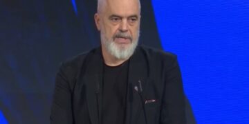 “Nuk e kemi më problemin me ndërtesat e paligjshme”/ Rama: Do luftojmë çdo ditë për të hequr strukturat e përkohshme