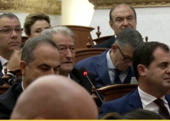 Balla i ashpër me Berishën: Dëgjuam djallin që flet për Biblën!