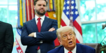 Trump “Do të eliminojmë Hamasin, nëse shkelet armëpushimi në Gaza” Vance shkon në Izrael