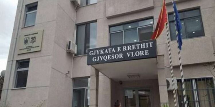 Dhunohet punonjësi i sigurisë në Gjykatën e Vlorës, autori një avokat