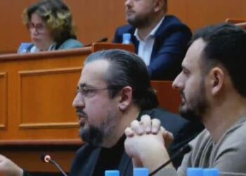 Debat i ashpër në Këshillin Bashkiak të Tiranës, Teliti kërkon transparencë mbi drejtimin e bashkisë